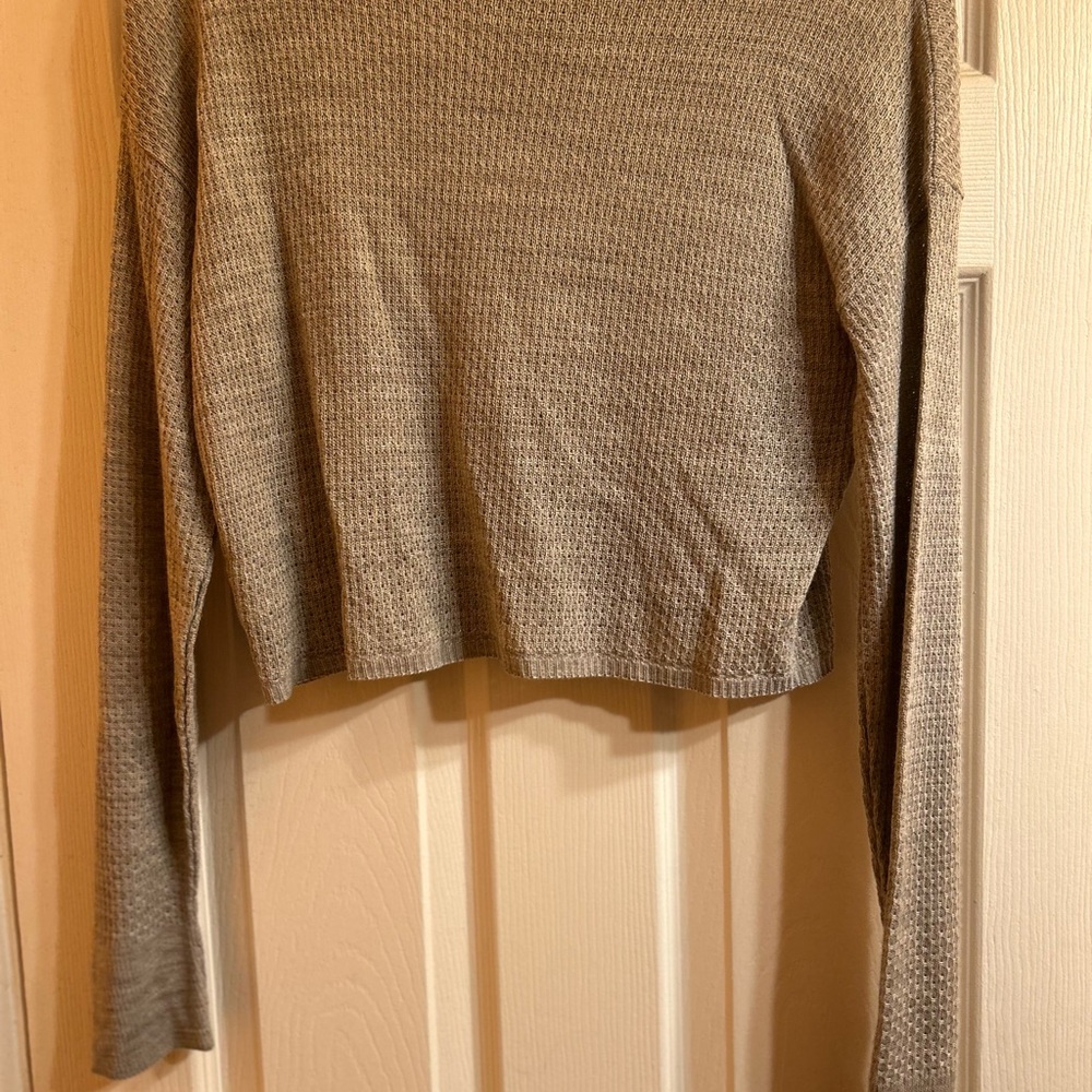 NWT- Abound grey waffle knit thin sweater - Picture 4 of 4